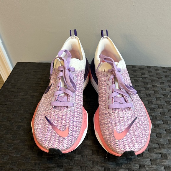 Nike Running Shoes - Picture 1 of 9